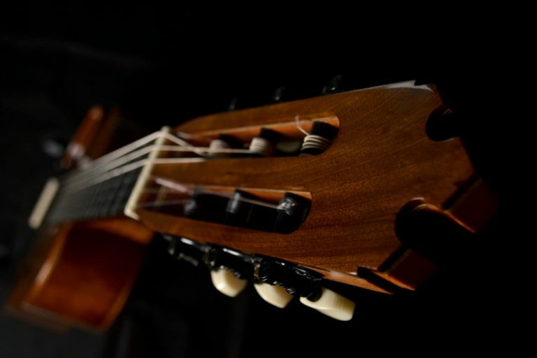 Leia mais sobre o artigo Violão Imbuia Cedro Canadense